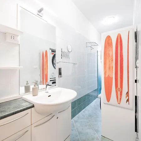 New Pisano House - Free Parking, Lejlighed