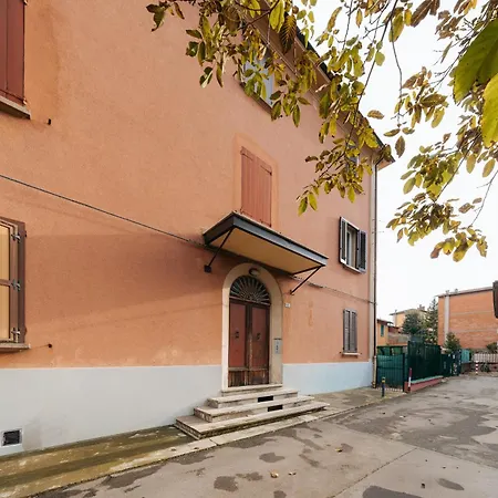 New Pisano House - Free Parking, Bologna